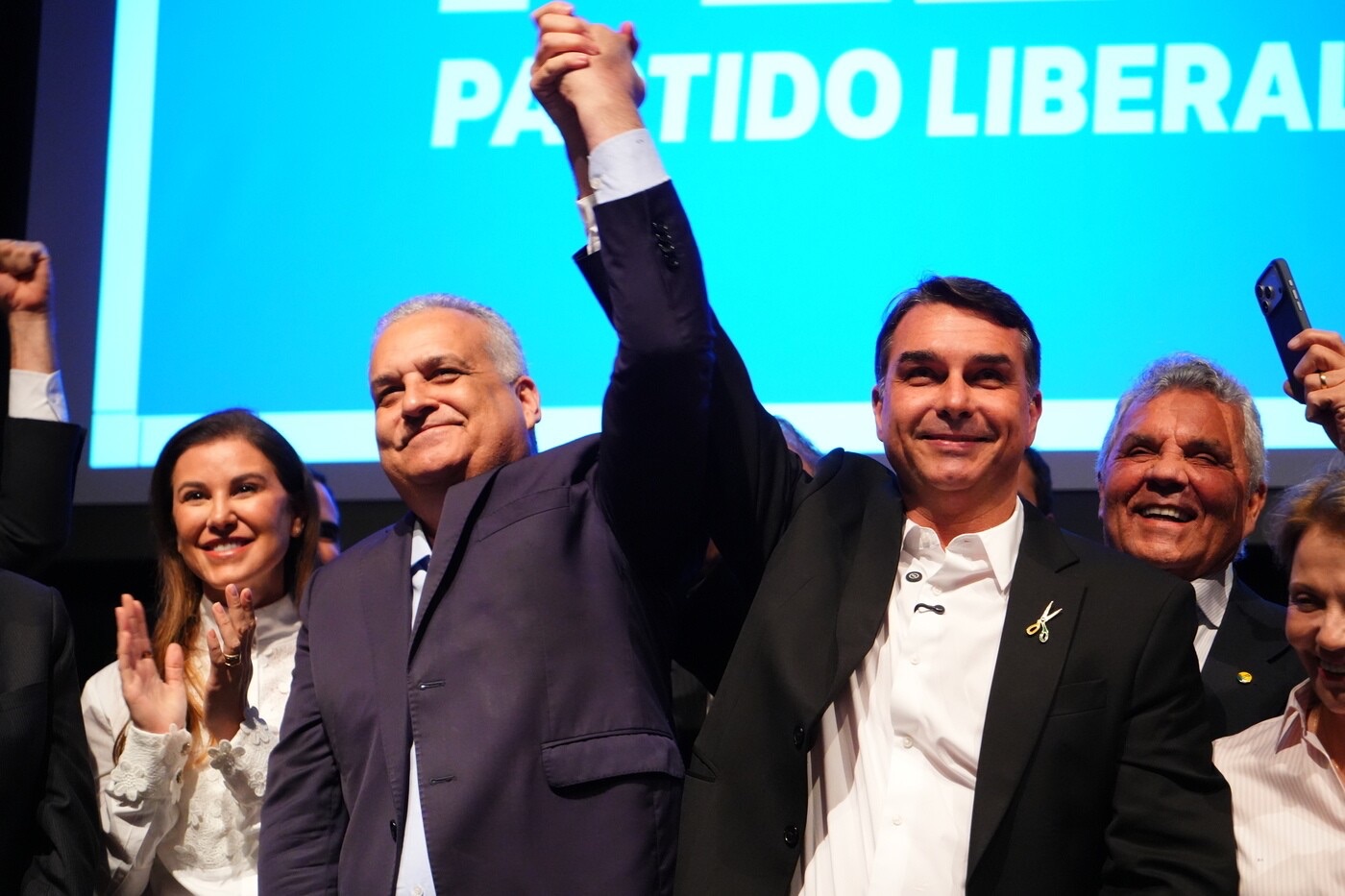 Flávio Bolsonaro define Alfredo Gaspar como vice e inicia nova fase da campanha